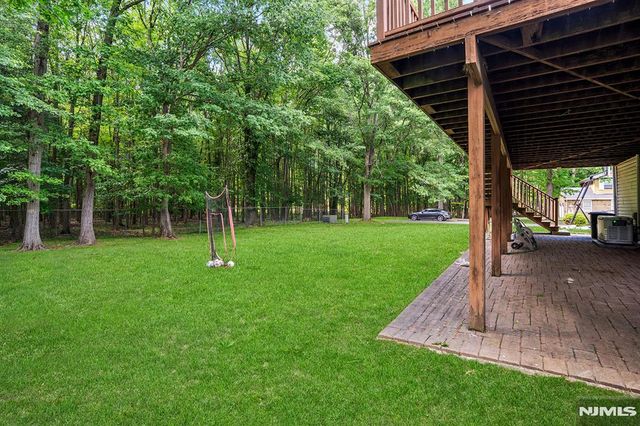 21 Kennedy Circle, Closter, NJ 07624