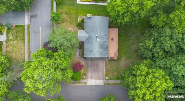 21 Kennedy Circle, Closter, NJ 07624