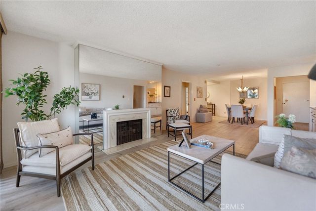 102 Scholz 234, Newport Beach, CA 92663