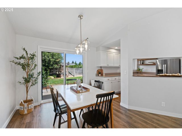 757 ARCADIA Dr, Eugene, OR 97401
