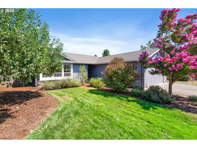 757 ARCADIA Dr, Eugene, OR 97401