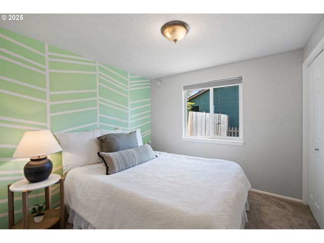 757 ARCADIA Dr, Eugene, OR 97401