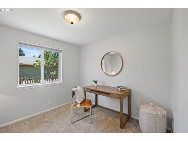 757 ARCADIA Dr, Eugene, OR 97401