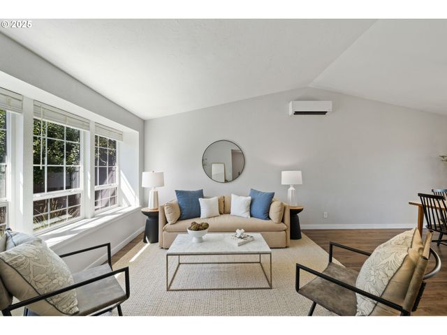 757 ARCADIA Dr, Eugene, OR 97401