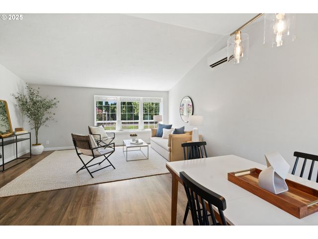 757 ARCADIA Dr, Eugene, OR 97401