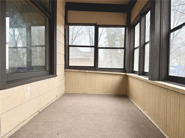 869 Lawson Avenue E, Saint Paul, MN 55106