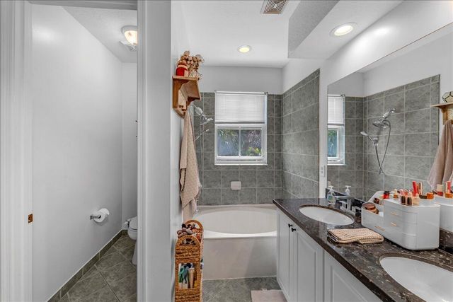 128 Lake Monterey Circle, Boynton Beach, FL 33426