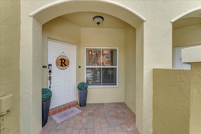 128 Lake Monterey Circle, Boynton Beach, FL 33426