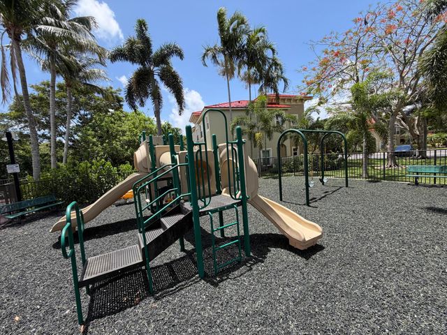 128 Lake Monterey Circle, Boynton Beach, FL 33426