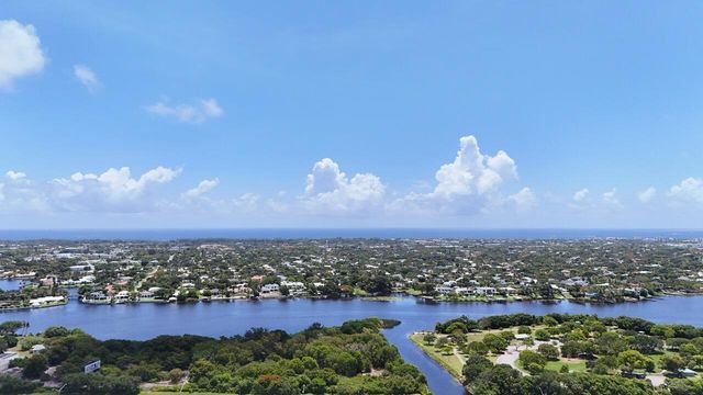128 Lake Monterey Circle, Boynton Beach, FL 33426