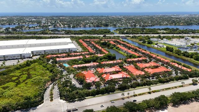 128 Lake Monterey Circle, Boynton Beach, FL 33426