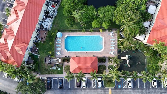 128 Lake Monterey Circle, Boynton Beach, FL 33426