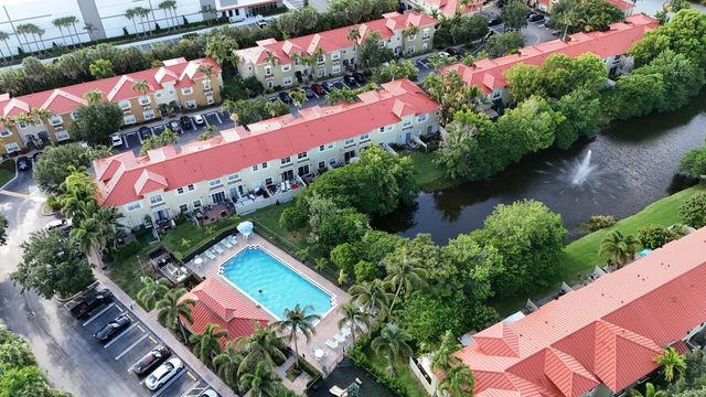 128 Lake Monterey Circle, Boynton Beach, FL 33426