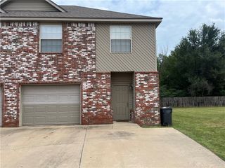 2453 Rill Street, Rogers, AR 72758