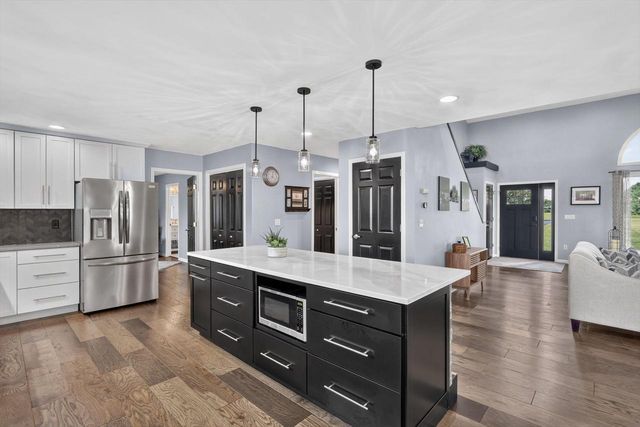 5542 E L T Townline Road, Beloit, WI 53511
