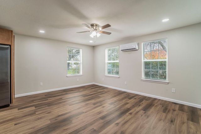 4901 Curzon Avenue 105, Fort Worth, TX 76107