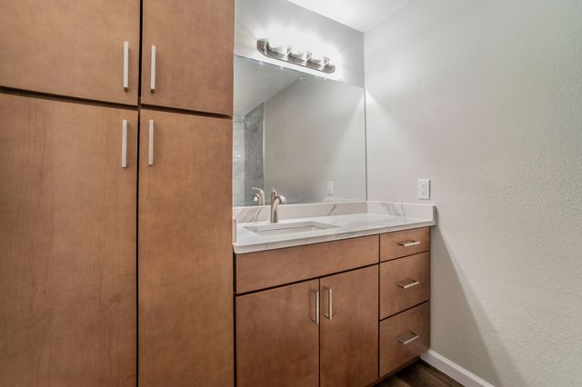 4901 Curzon Avenue 105, Fort Worth, TX 76107