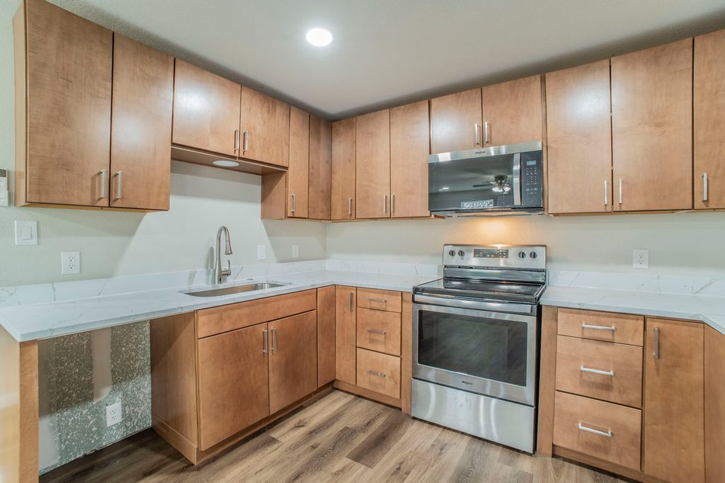 4901 Curzon Avenue 105, Fort Worth, TX 76107