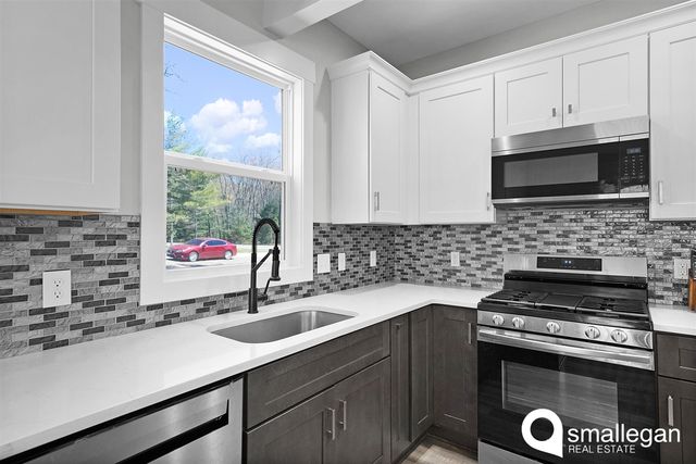 627 S Walker Road, Muskegon, MI 49442