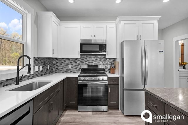 627 S Walker Road, Muskegon, MI 49442