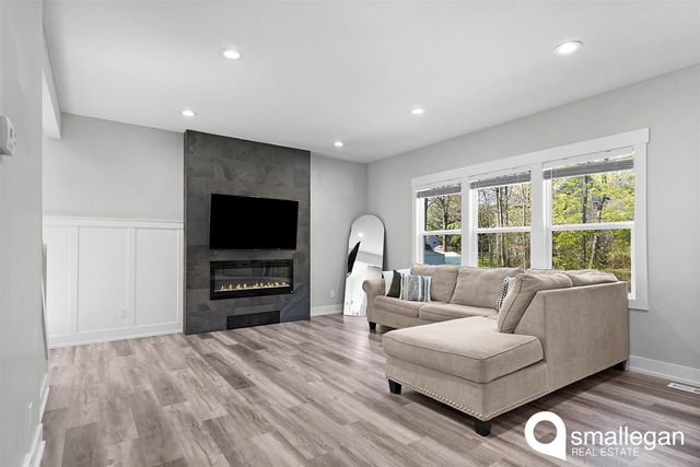 627 S Walker Road, Muskegon, MI 49442