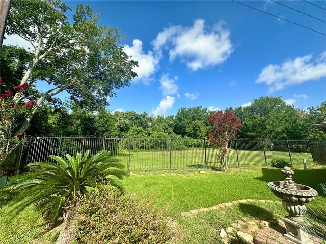 12018 Mckinney Falls Lane, Sugar Land, TX 77498