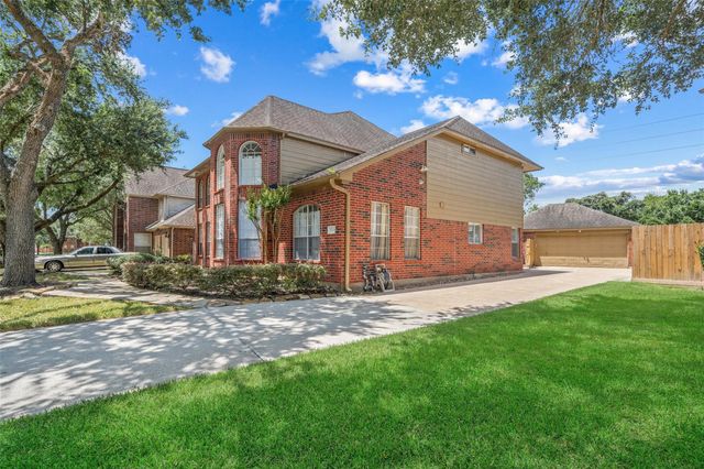 12018 Mckinney Falls Lane, Sugar Land, TX 77498