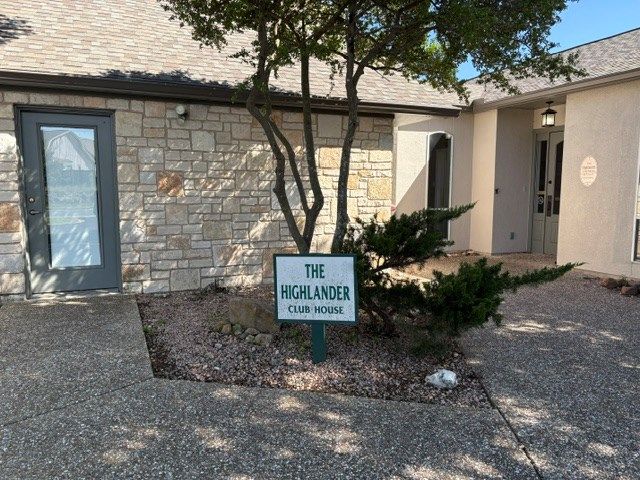 2027 Balmoral Dr, Kerrville, TX 78028