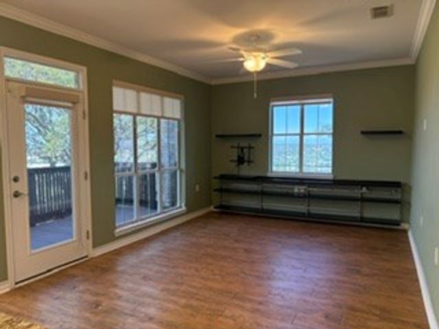 2027 Balmoral Dr, Kerrville, TX 78028