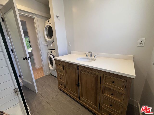 751 18th Street A, Santa Monica, CA 90402