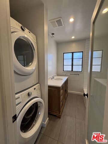 751 18th Street A, Santa Monica, CA 90402