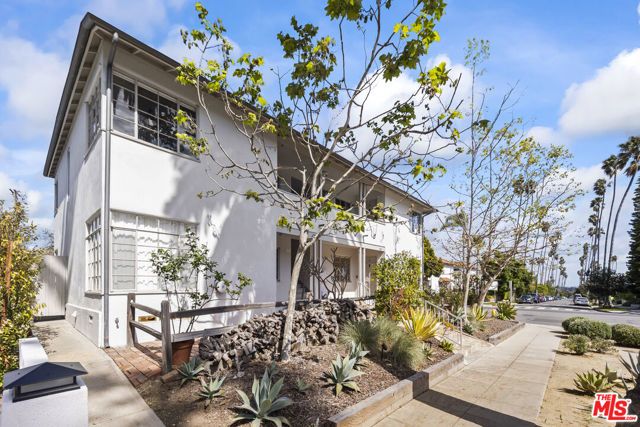 751 18th Street A, Santa Monica, CA 90402