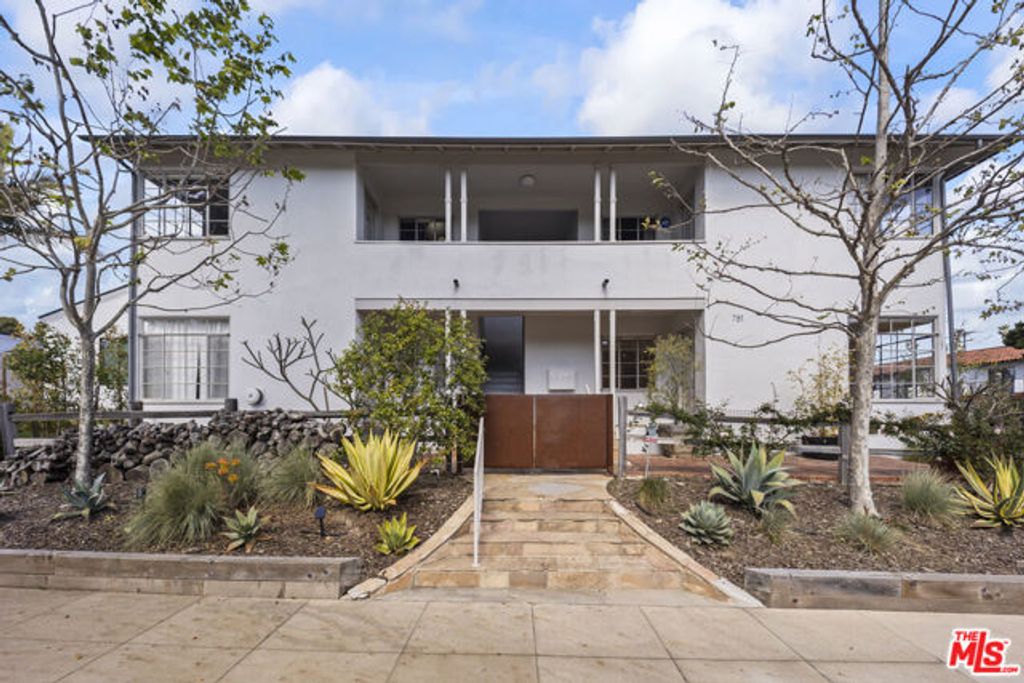751 18th Street A, Santa Monica, CA 90402