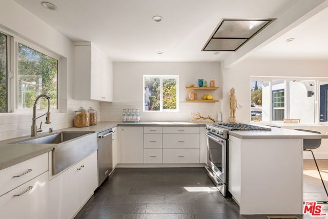3123 Berkeley Avenue, Los Angeles, CA 90026