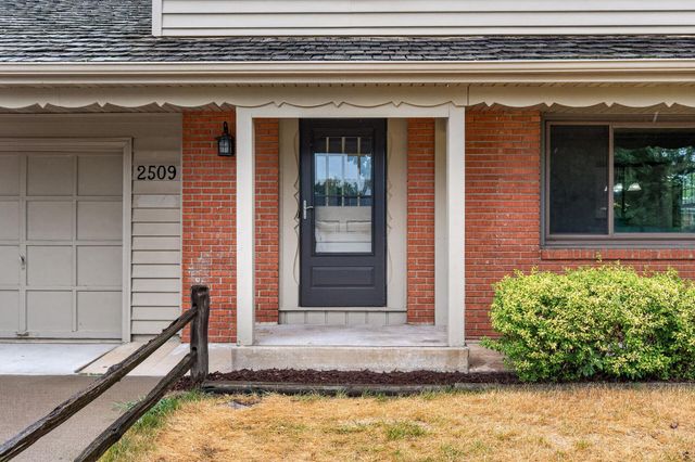 2509 119th Avenue NW, Coon Rapids, MN 55433