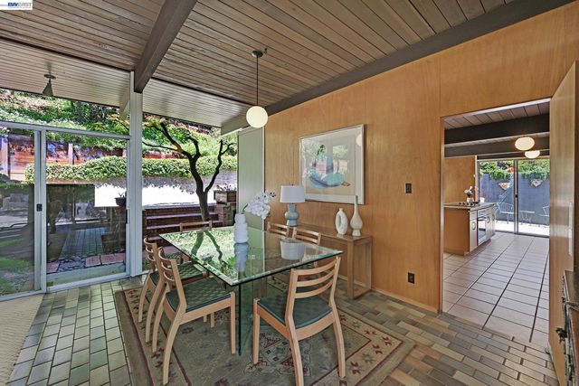 5354 Greenridge Rd, Castro Valley, CA 94552