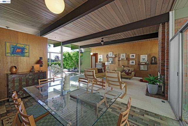 5354 Greenridge Rd, Castro Valley, CA 94552