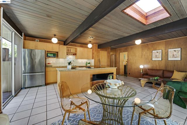 5354 Greenridge Rd, Castro Valley, CA 94552