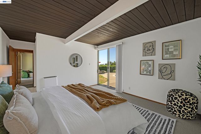 5354 Greenridge Rd, Castro Valley, CA 94552