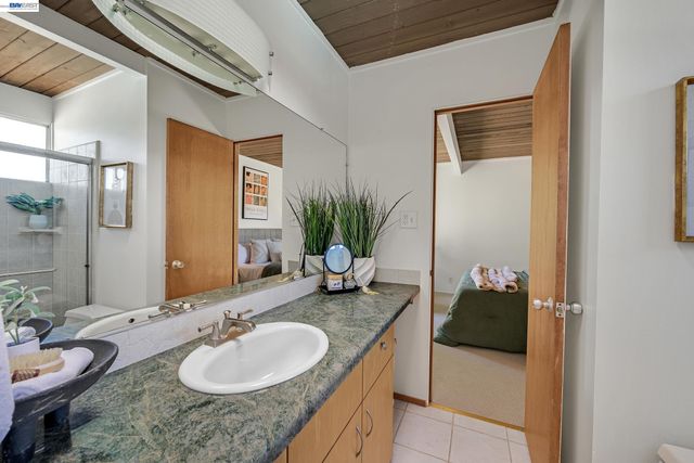 5354 Greenridge Rd, Castro Valley, CA 94552