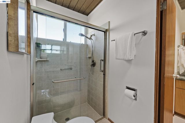 5354 Greenridge Rd, Castro Valley, CA 94552