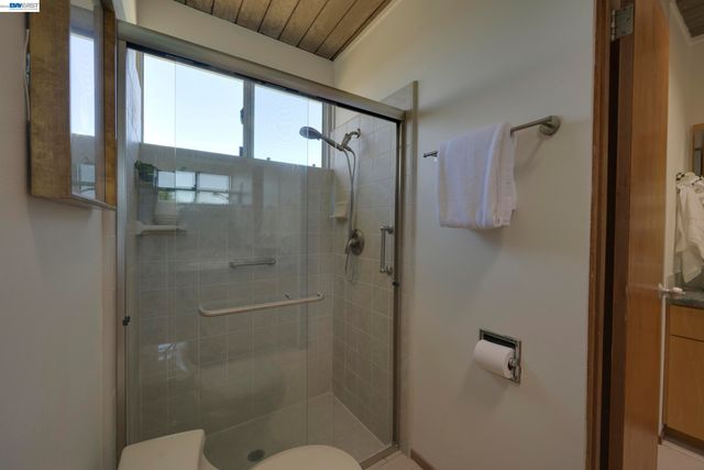 5354 Greenridge Rd, Castro Valley, CA 94552