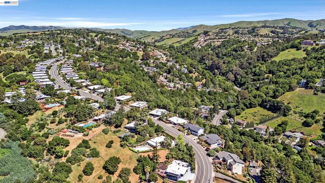 5354 Greenridge Rd, Castro Valley, CA 94552