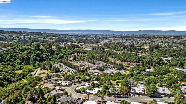 5354 Greenridge Rd, Castro Valley, CA 94552