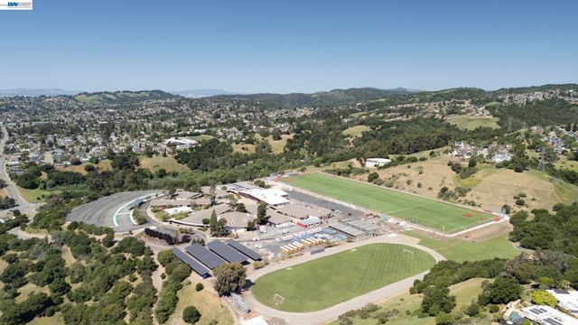 5354 Greenridge Rd, Castro Valley, CA 94552