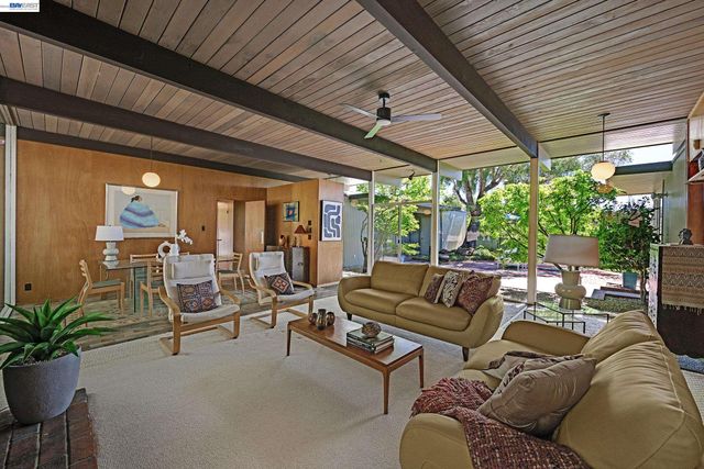 5354 Greenridge Rd, Castro Valley, CA 94552