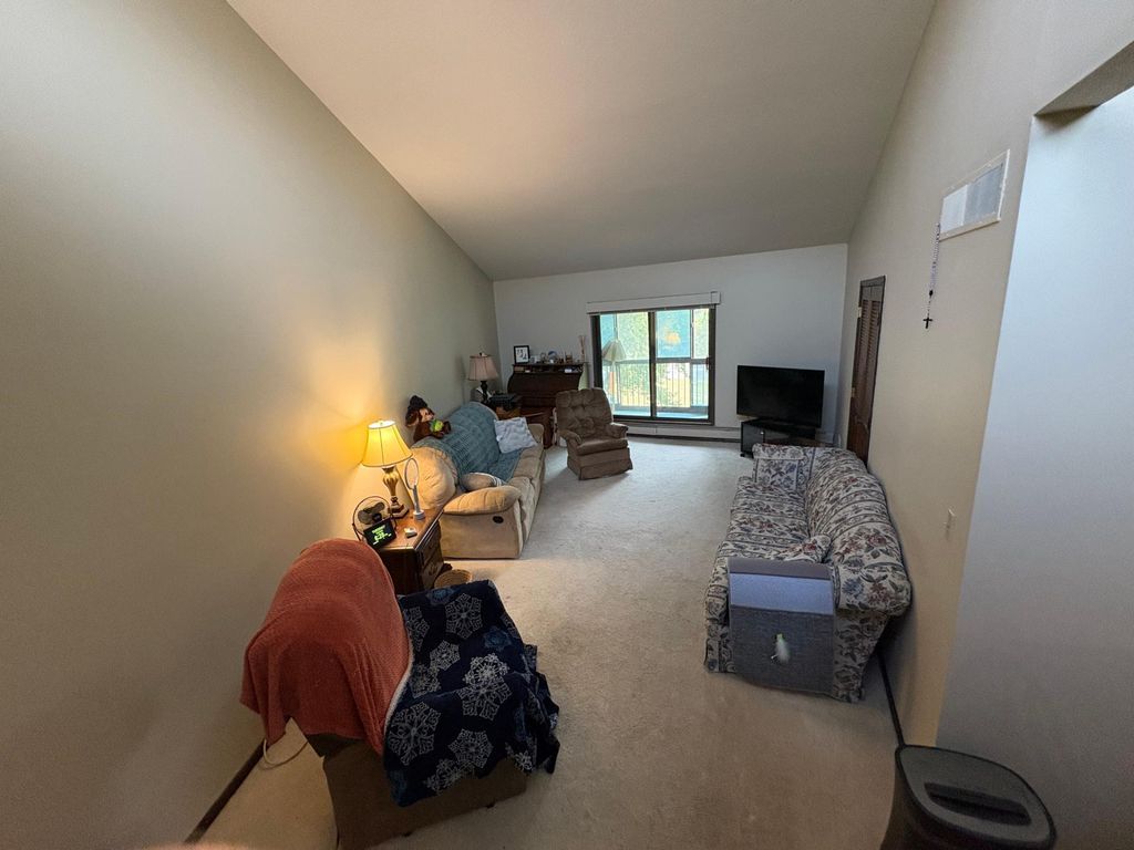 2680 Oxford Street N 140, Roseville, MN 55113 — exterior