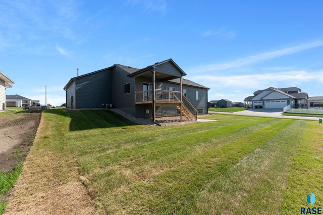 6709 E 37th St Street, Sioux Falls, SD 57110