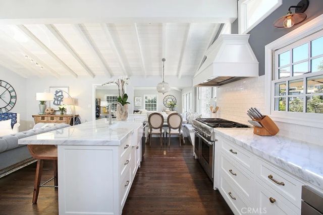 554 Hazel Drive, Corona Del Mar, CA 92625