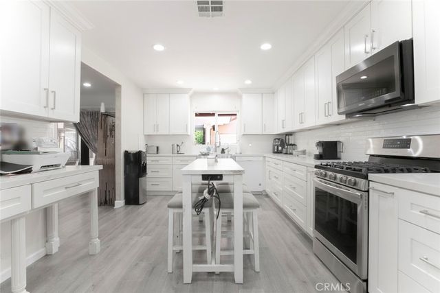 4710 Ventura Canyon Avenue, Sherman Oaks, CA 91423